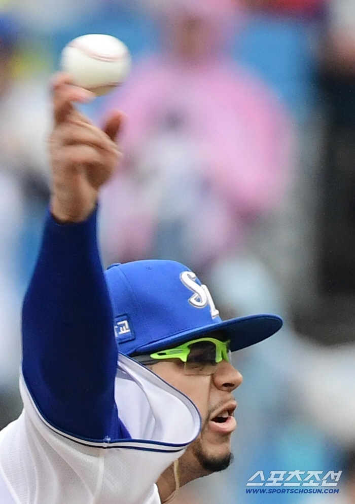  Furado Waka's first game starting pitching