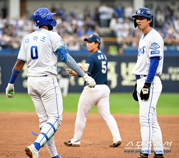  Guja Wook Diaz, frozen by a double play that happened in an instant