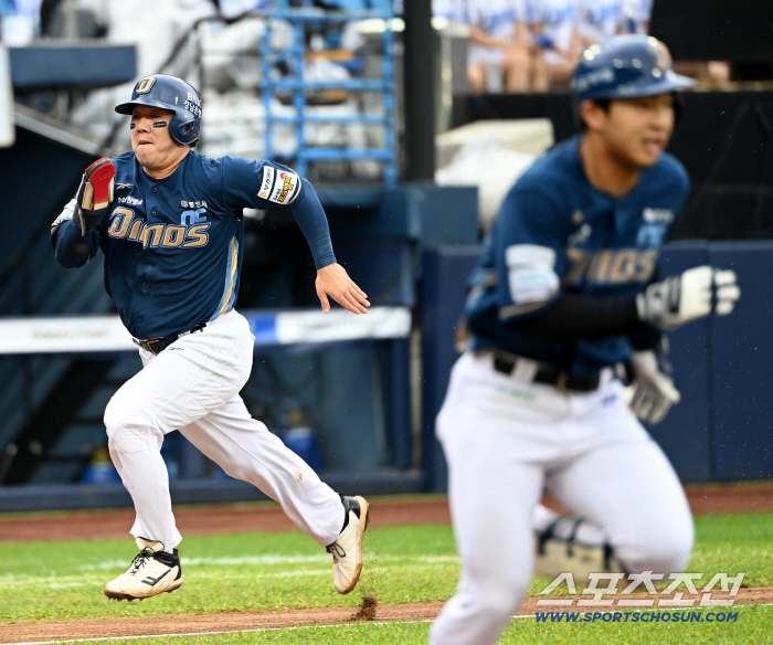  Lee Woo-sung and Kim Hwi-jip succeeded in scoring additional points on the ground ball