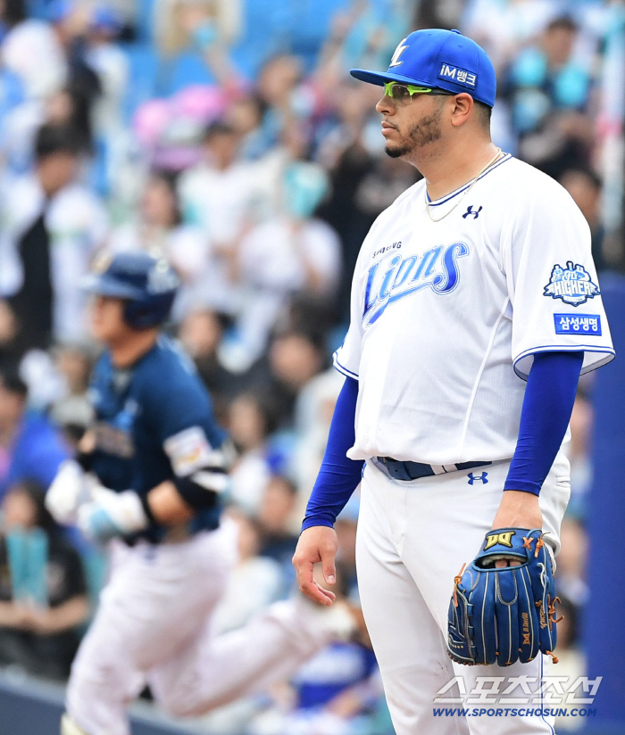 The standard of Lapak Run came outKim Hyung-joon's fly ball to left field helped the away team with a home run. 
