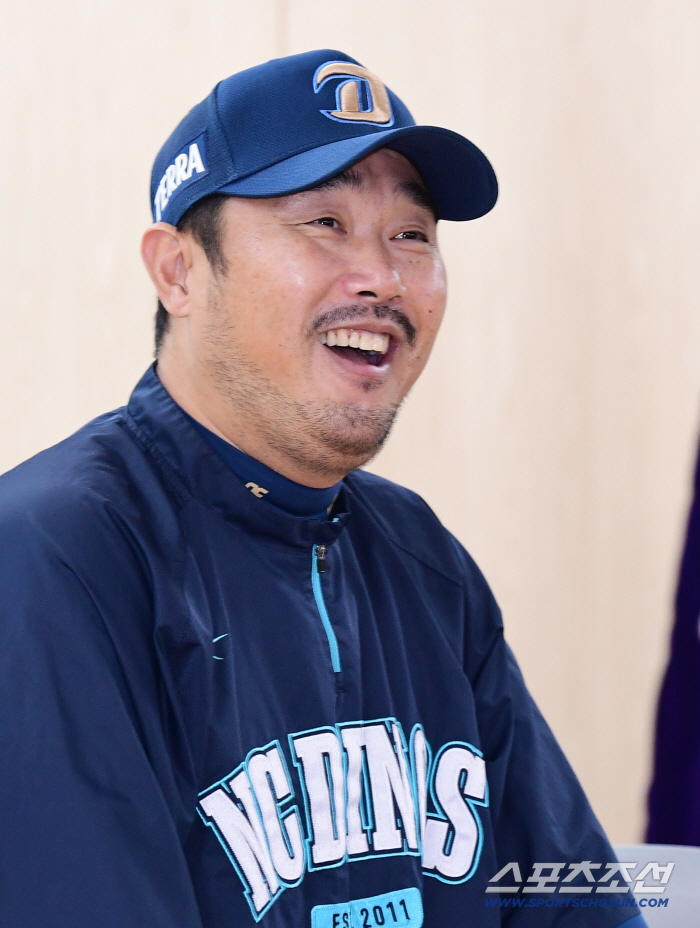 Waka is Kim Musin series? Shin Young-woo from Garabito also plays the same role. Who is Austin?