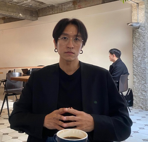 Back street, illegal cafe for unauthorized use of 1,800 pyeong of land?It's not related at all