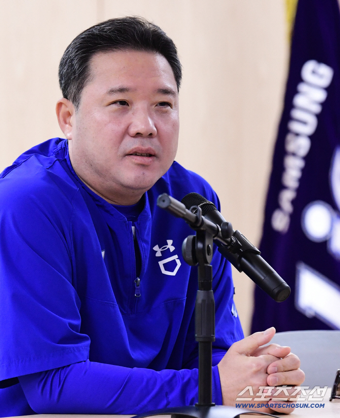 Director Park Jin-man's super power Won Tae-in, who is on the brink of a cliff, can also change quickly if he shakes at the beginning 