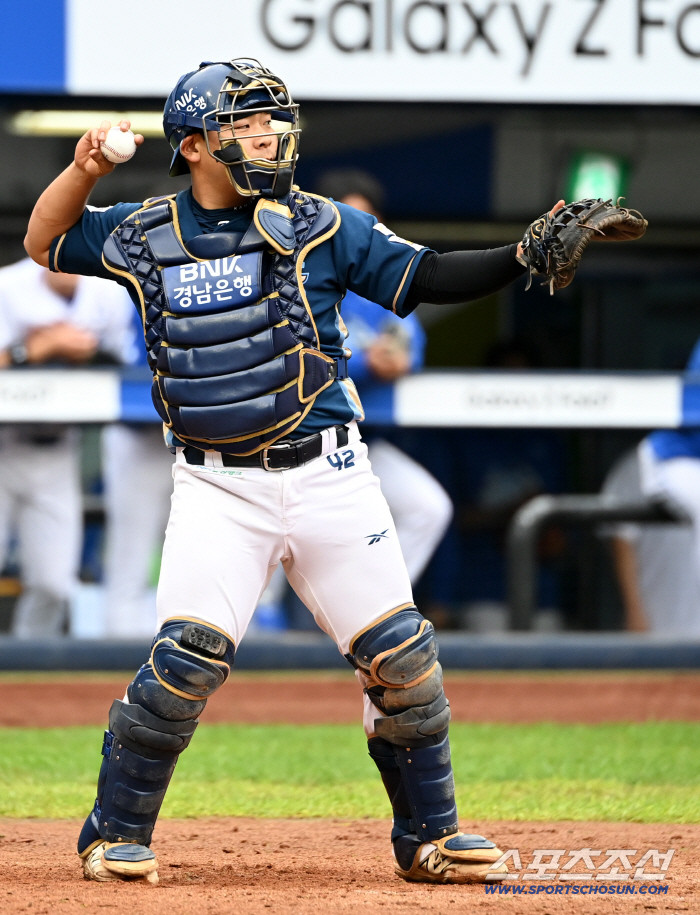 Kang Min-ho is the opponent, but 11 at-bats in his professional career are all he has…In desperation, the master of the national team will be responsible for the home alone without 4.6 billion FA. 