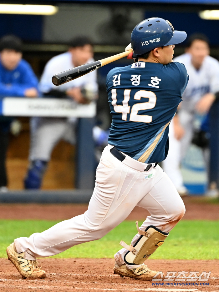 Kang Min-ho is the opponent, but 11 at-bats in his professional career are all he has…In desperation, the master of the national team will be responsible for the home alone without 4.6 billion FA. 