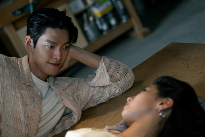 Kim Woo-bin and Su-ji worked hard..1st place in 10 countries → 3rd place in global TV show 