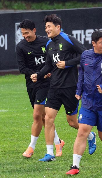  Kim Min-jae's normal training for injury concerns, Son Heung-min → Lee Kang-in's separate program...Hwang Hee-chan is worried about the discomfort of his calf
