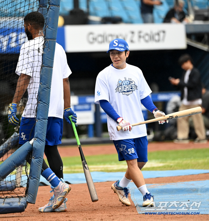  Diaz Kim Ji-chan, side by side, batting training