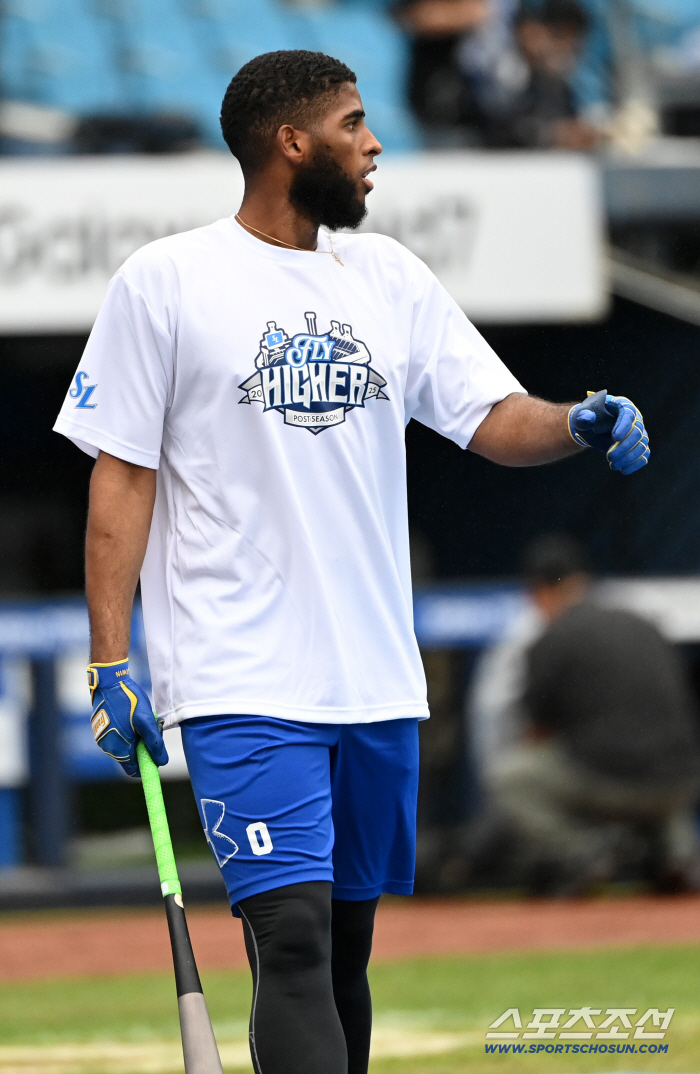  Diaz needs a home run