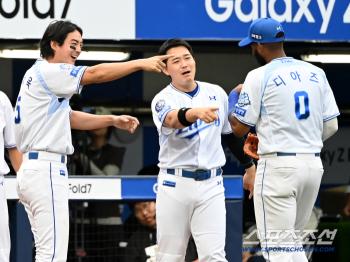  Koo Ja-wook, Diaz. What's with defense