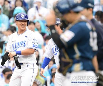  Lee Sung-kyu's first RBI with a walk