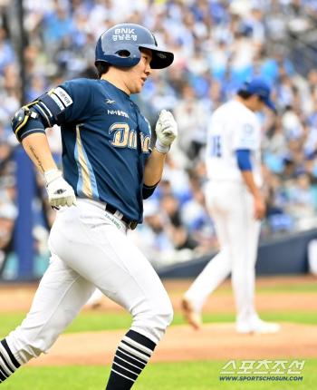  Park Min-woo hits from the first at-bat