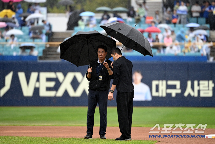  Rappak's urgent meeting of the race's management committee members is pouring rain ahead of the game