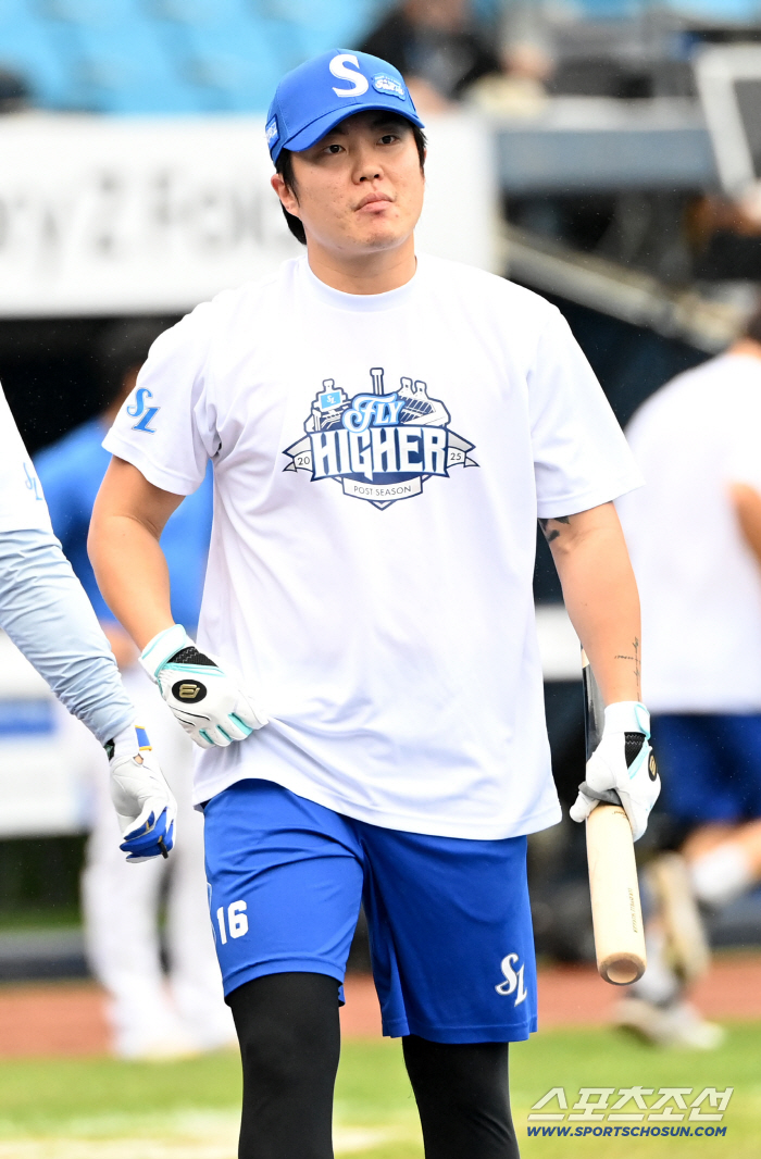  Ryu Jihyuk pledges to win with a sluggish look
