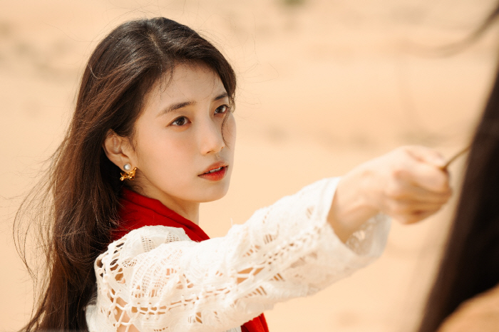 Strange and beautiful Suzy, ♥ perfect chemistry with Kim Woo Bin..My life character is broken again