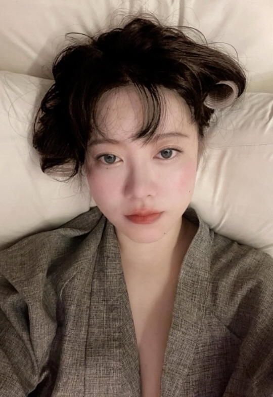 Goo Hye-sun even gave her a patented flat hair roll model..discovery rather than grand invention