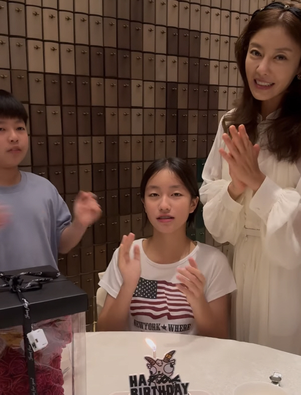 Lee Ji-hyun, please calculate everything in the travel book for the ADHD son that Geum side deleted in the past