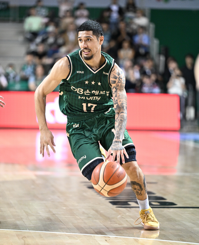 Nathan Knight  Kevin Kembao 43 points joint venture Goyang Sono and Jamil Warney 31 points Seoul SK to win their first game of the season (comprehensive)