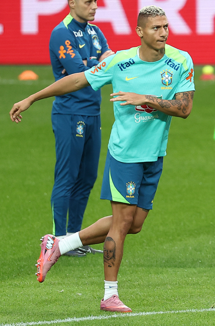 Ancelotti's Brazil, Sanghambeol Appears for the First Time in Full Group Training!→The main training is for SON's Hishalisson to joke with his colleagues