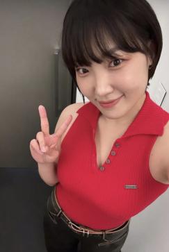 Eunji Lee, was it a side effect of losing 10kg...I'm dizzy and dazed when I come back just one day without a live broadcast. 