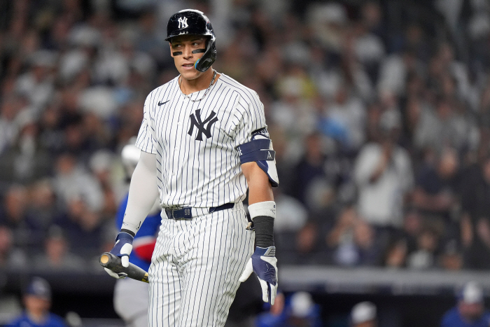 It's been a long time since the old saying of the Empire of Evil, the Yankees have been irrelevant for 16 years...Judge's Toro, who bowed his head even with a batting average of 500, sorry
