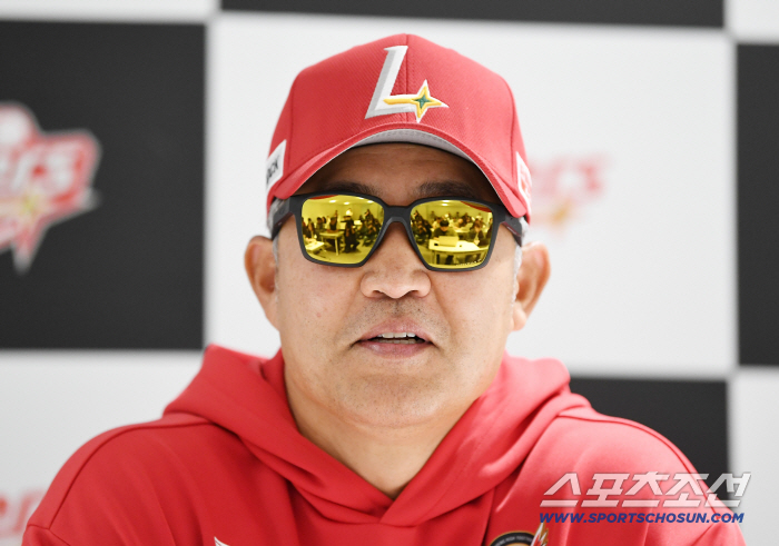  Lee Sung-yong's players were all very nervous. I got the hang of it in the second half