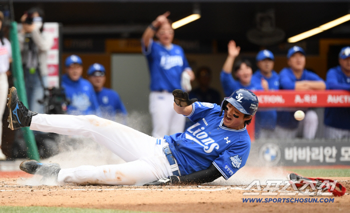  Koo Ja-wook's throw and scoring at the same time