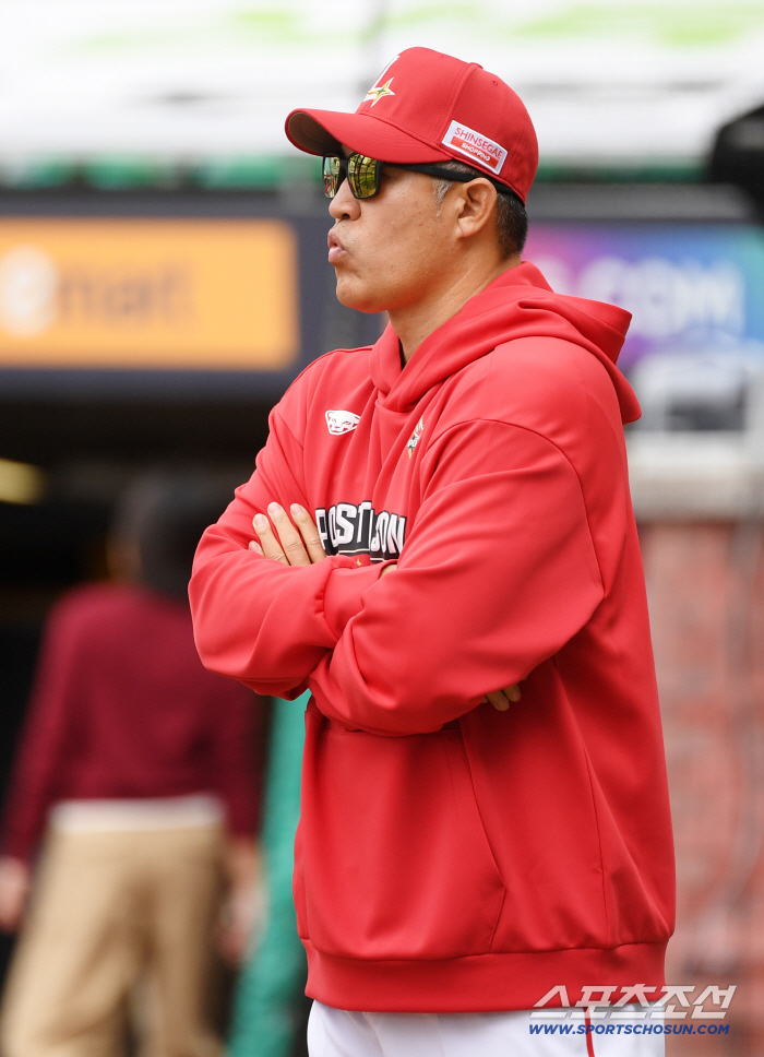  Manager Lee Sung-yong is thinking ahead of autumn baseball