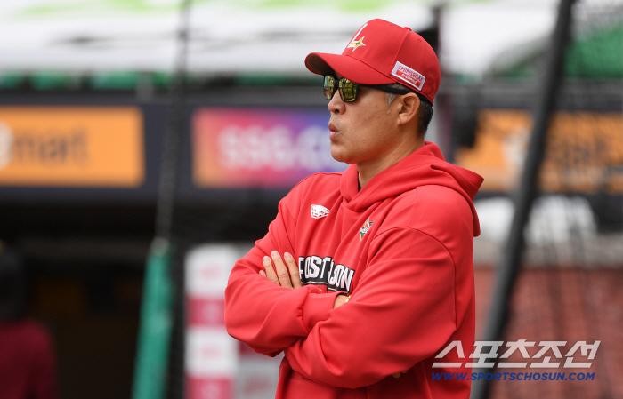  Manager Lee Sung-yong is thinking ahead of autumn baseball