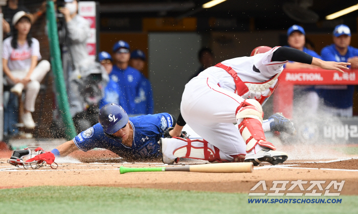  SSG catcher Cho Hyung-woo caught Samsung Kim Sung-yoon at home
