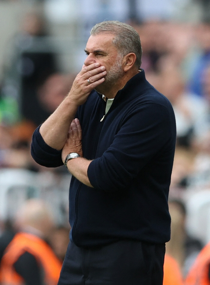Tomorrow morning, replacement! Angry fan crossfire → Postec manager in crisis Nottingham club, first of all, retain the Chelsea match 