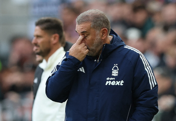 Tomorrow morning, replacement! Angry fan crossfire → Postec manager in crisis Nottingham club, first of all, retain the Chelsea match 