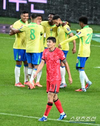  Even the monster Kim Minjae made a fatal pass! Hong Myung-bo-ho (10 minutes in the second half) who donated four goals in 49 minutes