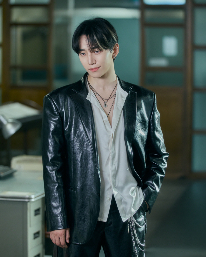 It's your first time with Lee Junho, right? Typhoon Corporation starts wearing a new face