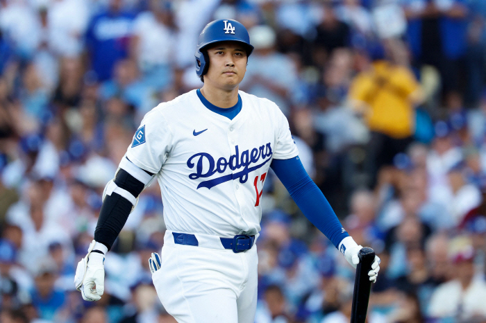Kim Hye-sung advances to the NLCS with 3 wins and 1 loss in the series by beating Kim Hye-sung, a pinch runner in the 11th inning → the closing score Dodgers beat PHI 2-1 to advance to the NLCS