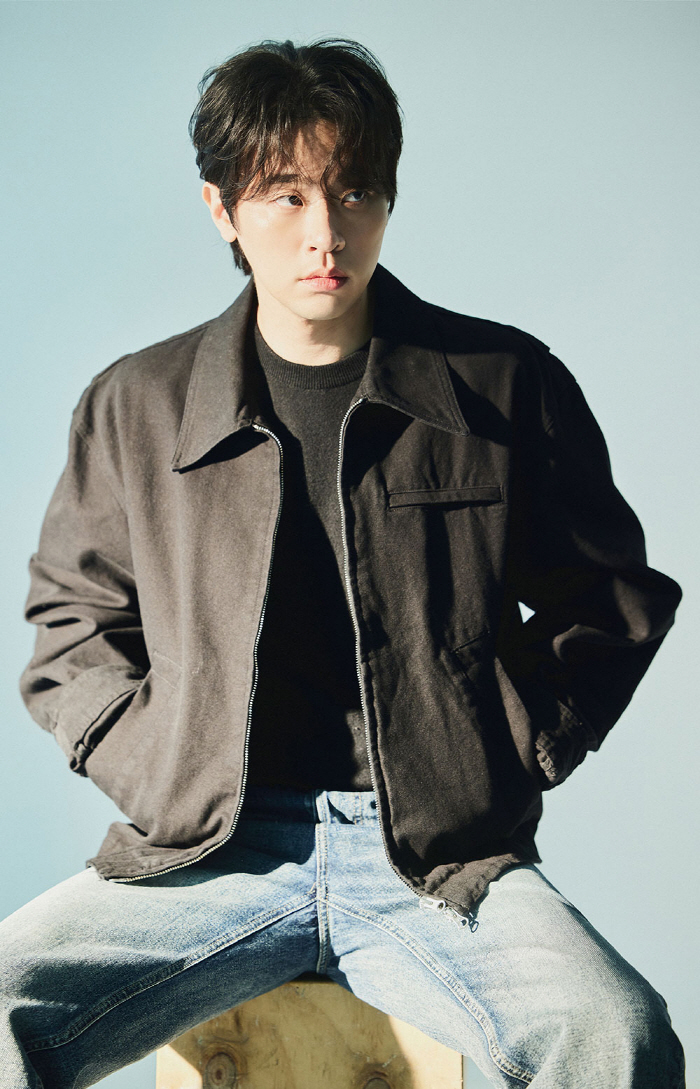 Park Jung-min to Star in Hwasa’s New Music Video ‘Good Goodbye’