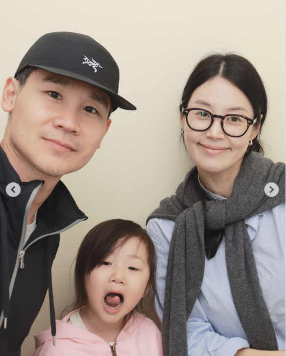Prosecutor ♥ Han Ji-hye achieved happiness after 10 years of marriageRevealing a family photo of a resemblance
