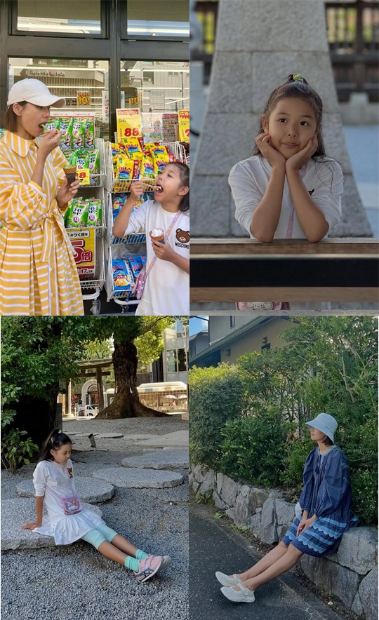 Single mom Cho Yoon-hee, travelling in a couple look..Even the same pose. Bungeoppang mother and daughter