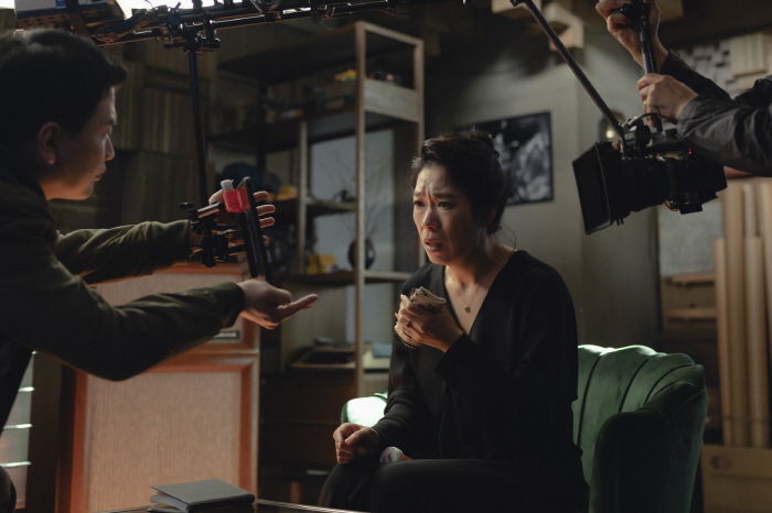 Son Yejin, you can't help but be beautiful in the behind-the-scenes cut