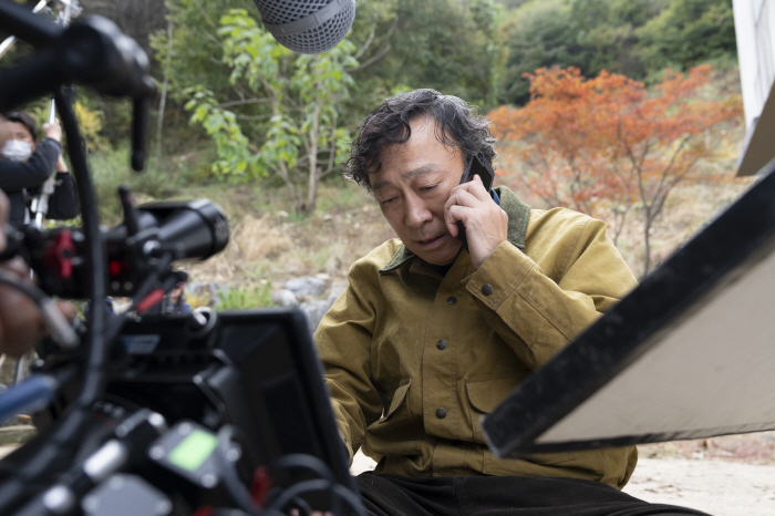 Son Yejin, you can't help but be beautiful in the behind-the-scenes cut