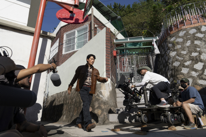 Son Yejin, you can't help but be beautiful in the behind-the-scenes cut