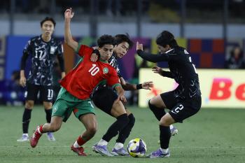 Tears of Korean Soccer Lee Chang-won's predictable complete defeat, no unexpected event..., 12 losses against Morocco → early elimination of the round of 16 