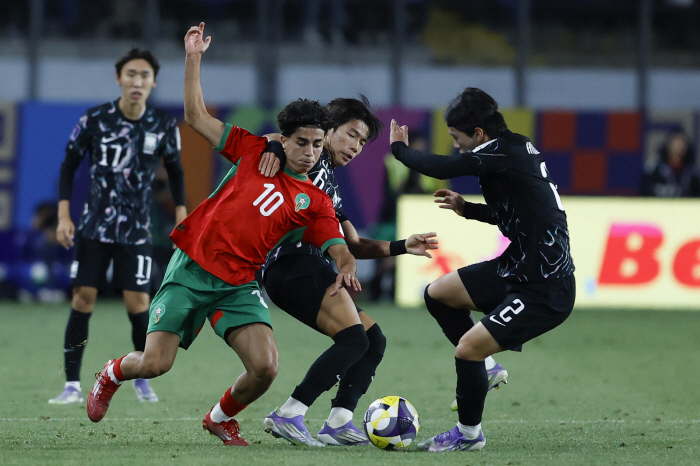 Tears of Korean Soccer Lee Chang-won's predictable complete defeat, no unexpected event..., 12 losses against Morocco → early elimination of the round of 16