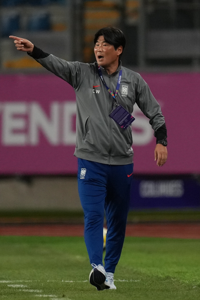 Tears of Korean Soccer Lee Chang-won's predictable complete defeat, no unexpected event..., 12 losses against Morocco → early elimination of the round of 16
