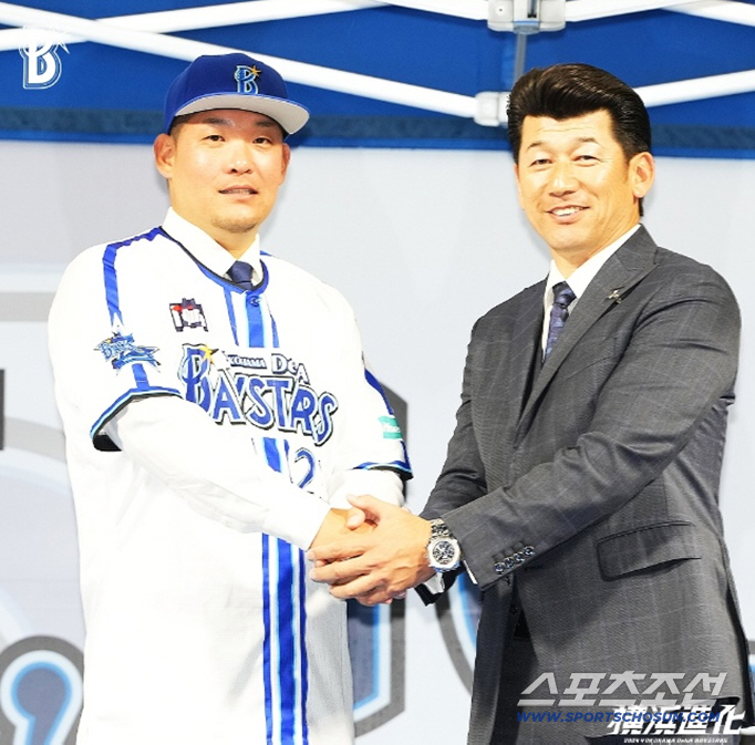 Crazy presence woke up the autumn DNA, four hits including two home runs, three RBIs, and ace pitched seven scoreless innings