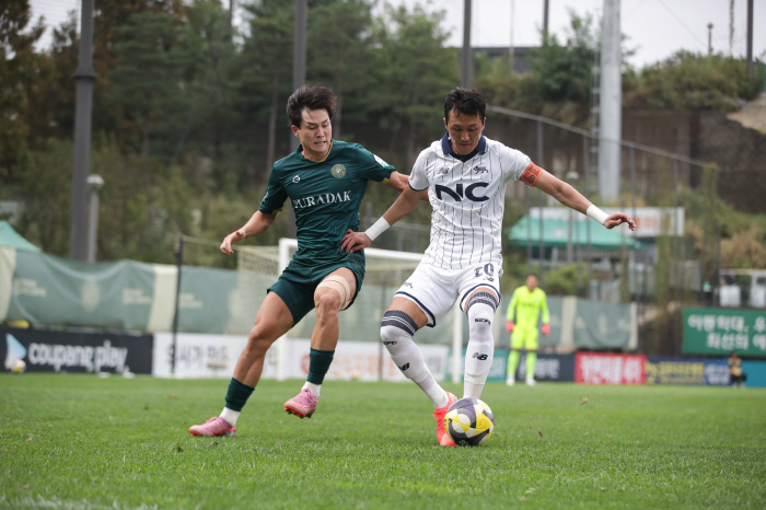  E-Land laughed, fighting like a promotion warByun Kyung-joon overpowered Kimpo 1-0 in the theater and jumped to 5th place