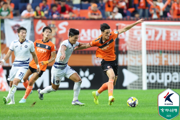 Im Chang-seok's winning goal Cha Du-ri's Hwaseong FC overpowered Chungcheongbuk-do Cheongju 10 in the second inning