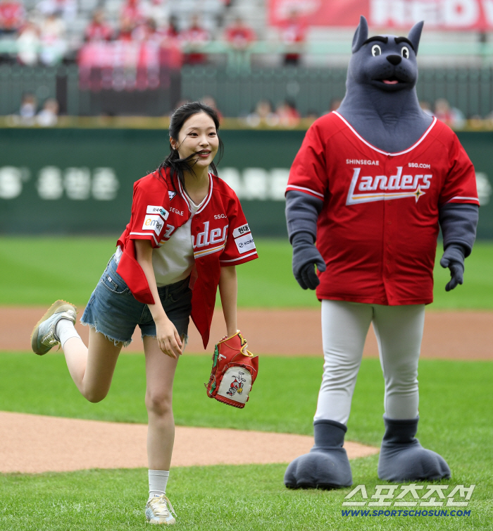  Choi Hee-jin's first pitch for fall baseball