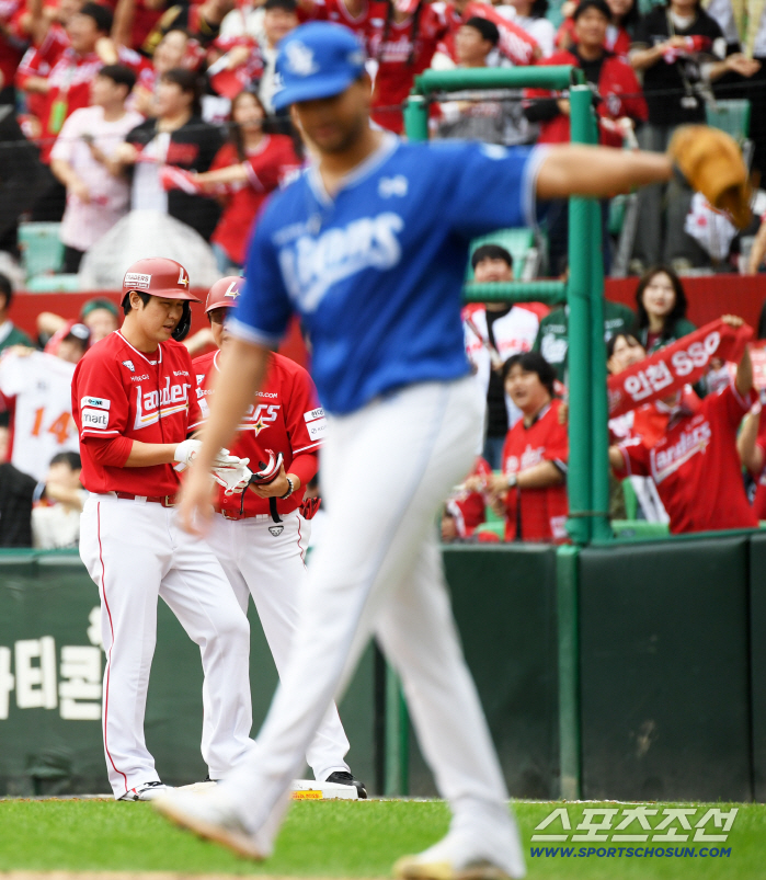  Choi Jeong's luck with a timely hit against Garabito