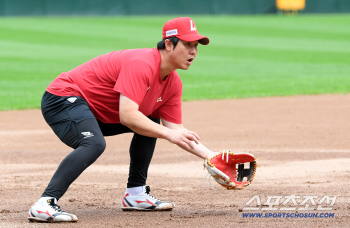  Choi Jeong's rain-soaked ground adjustment training